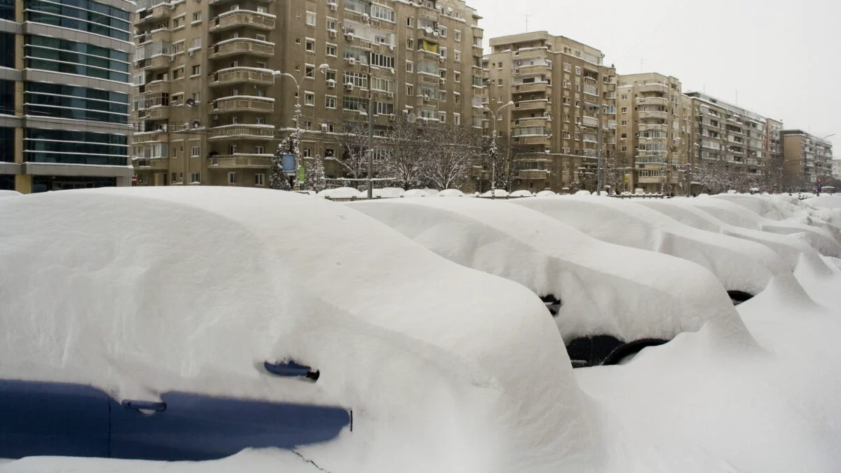 ANM ar putea emite Cod Roșu pentru București și județele afectate de viscol: Suntem deja la limita superioară