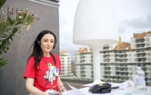 „Acel martie”, filmul româno-spaniol cu distribuție internațională, e bazat pe cartea Oliviei Odăianu: Thrillerul combină suspansul cu introspecția