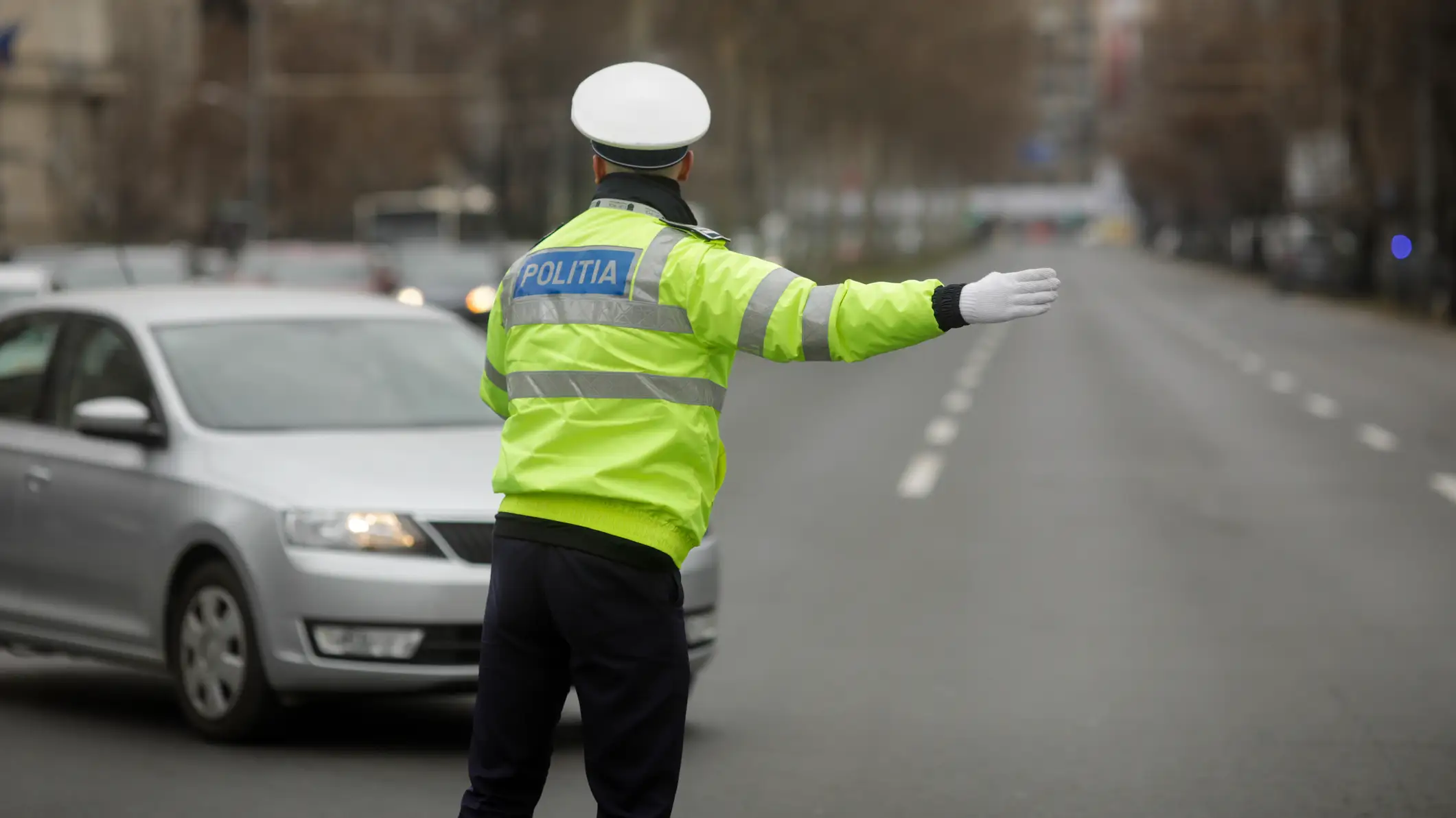 politist, trafic, masini, soferi, politia