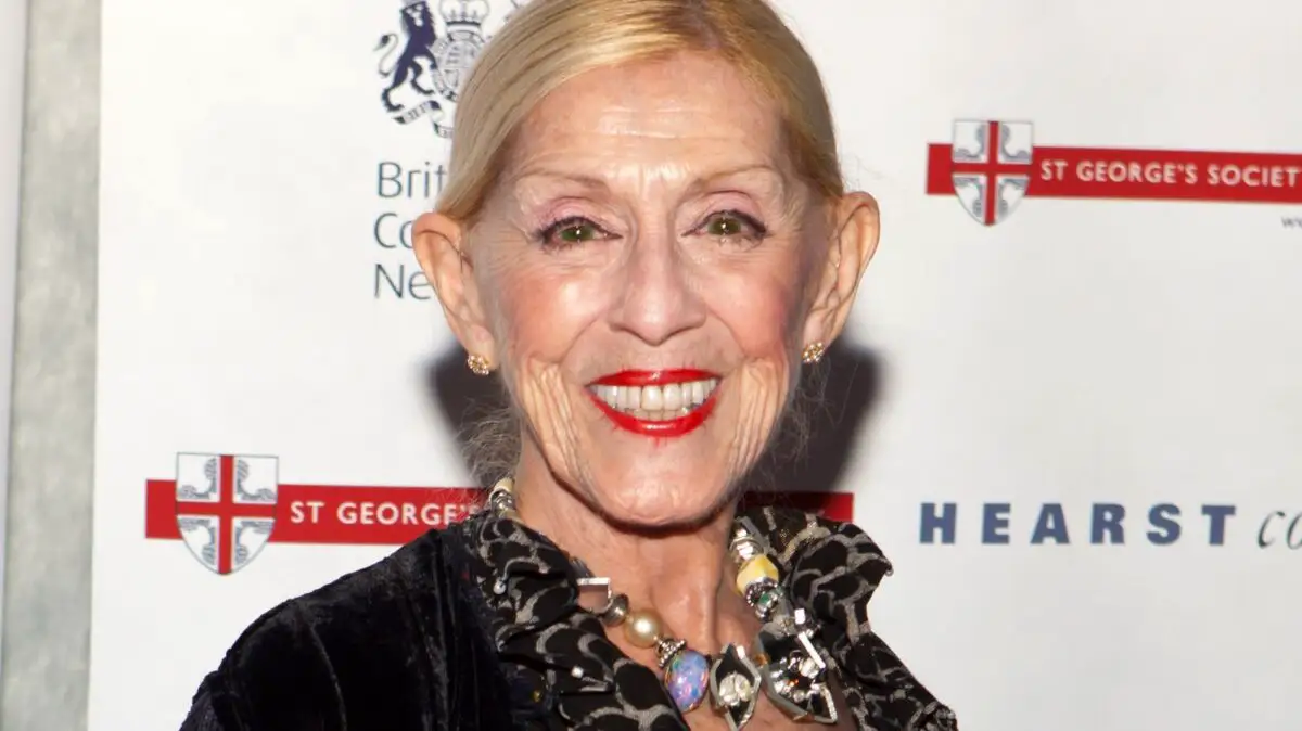 Sondra Lee