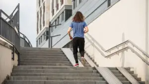 EXCLUSIV Activitatea fizică zilnică, cheia prevenirii sedentarismului: Mersul pe jos sau urcatul scărilor contribuie la îmbunătățirea circulației