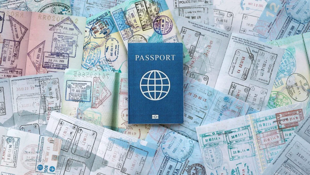 Cum obții pașaport în România în 2026. Taxa pe care trebuie să o plătești neapărat. Diferențe de preț între România și UE