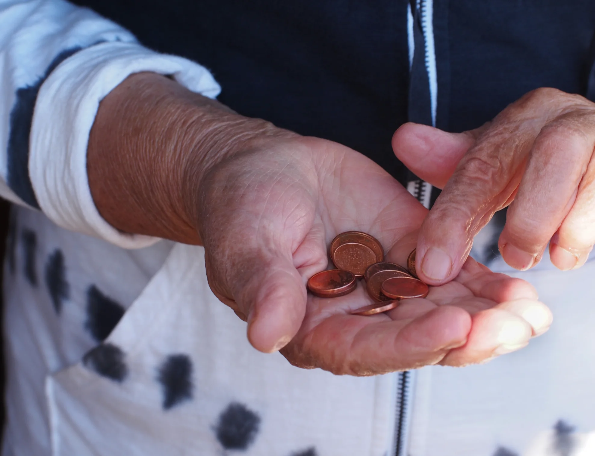 Pensie fără vechime în muncă. S-a stabilit vârsta la care se acordă banii. Condițiile obligatorii pe care trebuie să le îndepliniți