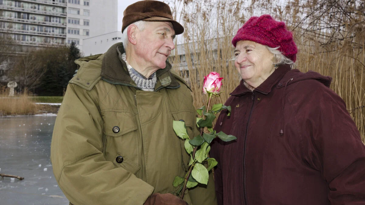 Pensia pe card și prin Poștă în aprilie 2026. Ziua în care se plătesc pensiile. CNPP ar putea trimite banii mai devreme