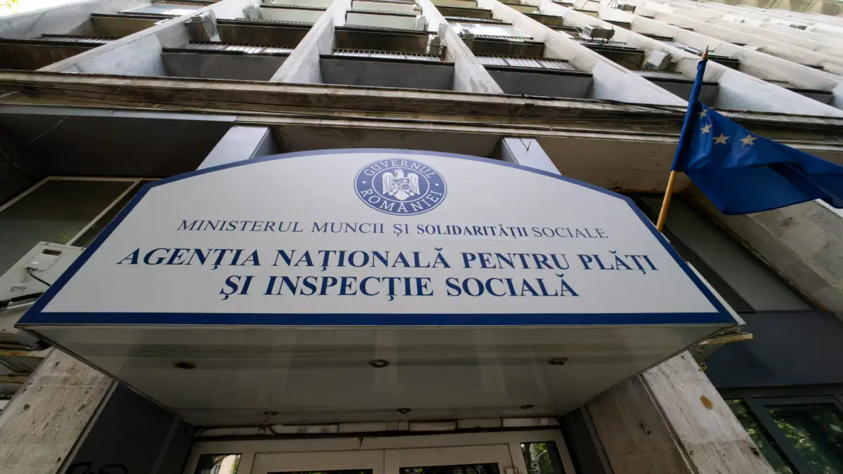Banii intră direct în cont. Schimbarea decisă pentru românii care primesc indemnizații: Totul se face online