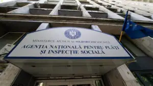 Banii intră direct în cont. Schimbarea decisă pentru românii care primesc indemnizații: Totul se face online