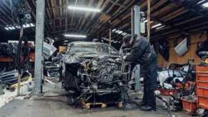 Atelier auto, dezmembrări mașini
