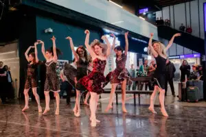 Opera Națională București, surpriză artistică pentru călătorii aflați în tranzit pe Aeroportul Internațional Henri Coandă, de Ziua Internațională a Femeii