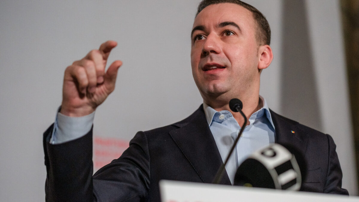 Prețul la care s-ar putea plafona carburanții. Bogdan Ivan: 8,41 lei/litru la benzină și 8,86 la motorină sunt doar orientative