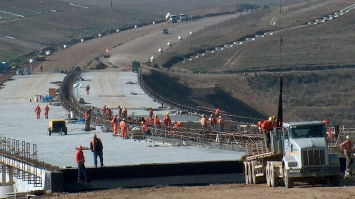 Autostrada Transilvania. CNAIR: Pe secţiunile dintre Nădăşelu şi Zimbor stadiul fizic al lucrărilor a ajuns la 94%