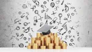 Cat costă să studiezi la o facultate privată în România. Ghid pentru tinerii care iau Bacul și evită învățământul de stat