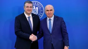 Întrevederea premierului Ilie Bolojan cu Apostolos Tzitzikostas, comisar european pentru transport durabil și turism