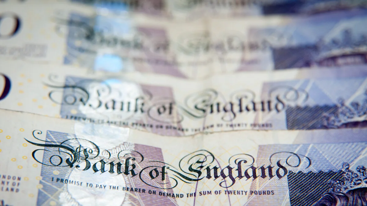 Se schimbă banii. Banca Angliei ar putea schimba aceste bancnote după 50 de ani