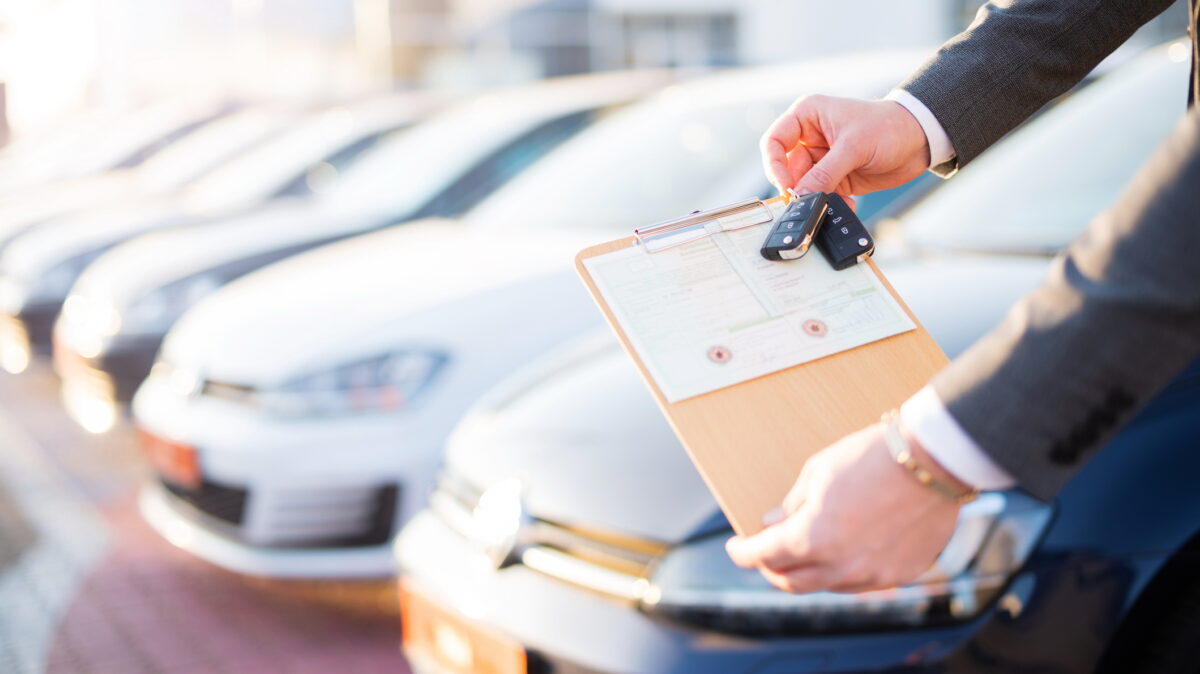 Ce nu îți spune nimeni când semnezi leasingul auto. Dobânzi, limite de km și riscuri pentru șoferi la finalul contractului