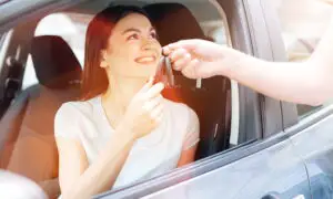 Închirierea unei mașini poate dubla costul vacanței. Țările în care taxele ascunse îi surprind pe turiști