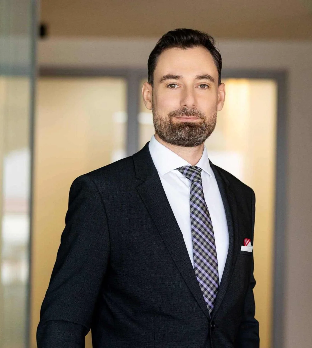 Mașinile electrice pot contribui la stabilizarea rețelei electrice de distribuție a Europei. Este România pregătită?