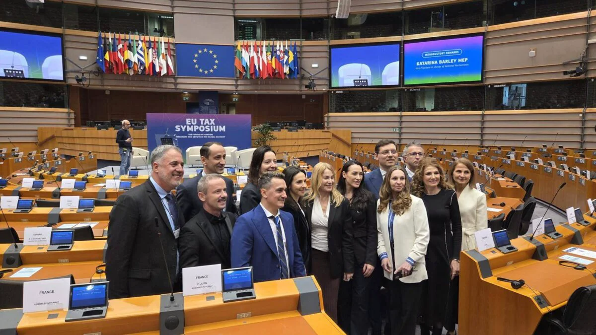 Nadia Comăneci, după vizita la Parlamentul European: M-a făcut să lăcrimez. Am realizat câtă lume a fost inspirată de o fetiţă de 14 ani