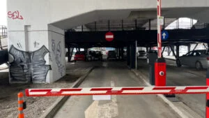 Parcarea de sub Pasajul Basarab