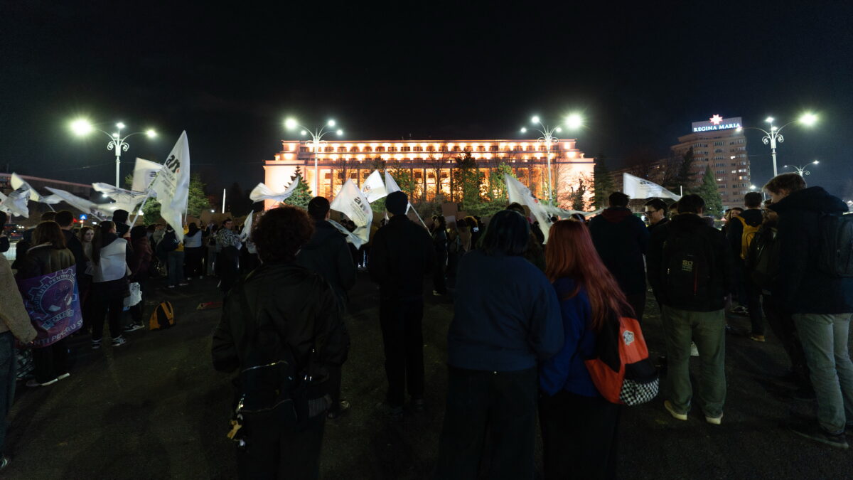 Proteste ale studenților în București și în țară. Ministrul Educației a venit în Piața Victoriei: Îmi doresc un buget mai mare pentru studenţi