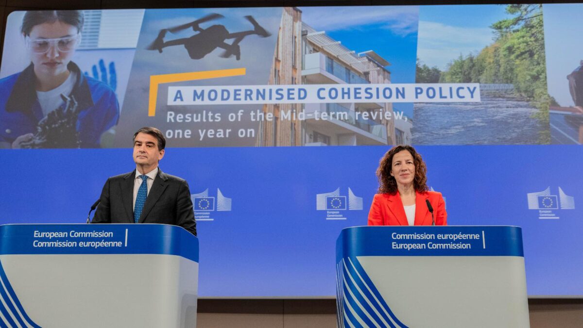 Roxana Mînzatu: România realocă peste 2,8 mld. euro din fonduri europene către competitivitate, apărare, locuințe și infrastructură de apă