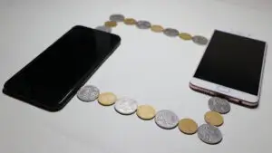 Românii care primesc bani din străinătate. Când poți fi verificat. Documentele pe care le pot cere banca sau ANAF