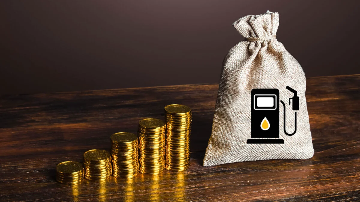 Reducerea accizelor la carburanți, prelungită. Ministerul Economiei din Italia a anunțat decizia