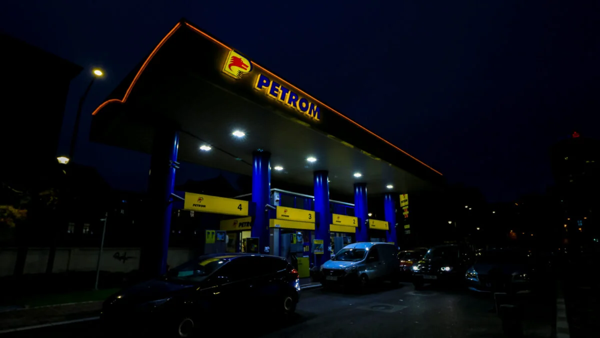 Preț carburanți. Șoferii plătesc mai mult sâmbătă, 14 martie. Decizia care se aplică la nivel național