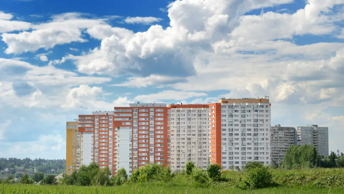 Măsură obligatorie în blocurile din România. Guvernul a dat ordin: Trebuie montat în toate clădirile. Se dă amendă de 50.000 de lei