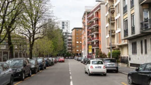 Italia, blocuri, mașini