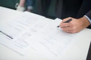 Cum abordezi corect alegerea unei asigurări auto