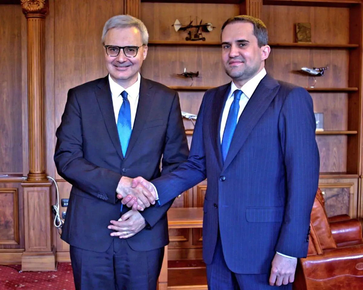 Hub logistic bazat pe poziţia strategică a Portului Constanţa. Ministrul Transporturilor, discuții cu Nicholas Warney, Ambasadorul Franţei în România
