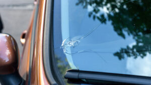 Parbriz crăpat, fisurat