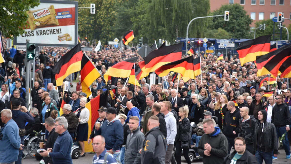 Serviciu militar voluntar sau obligatoriu. Tinerii de liceu primesc chestionar de recrutare la 18 ani în Germania