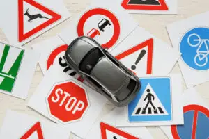 Reguli noi pentru permisul de conducere. Șoferii, trimiși obligatoriu la poligon. Proiect de lege în România