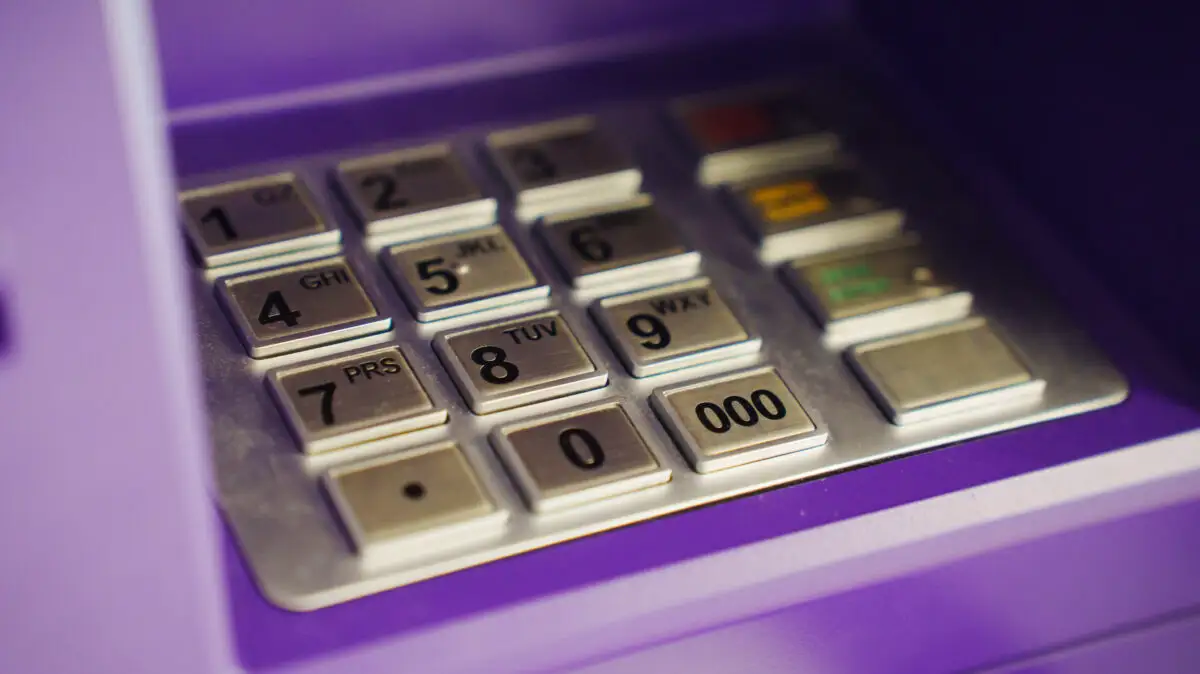 Cum mărești plafonul de bani retrași de la bancomat. Anunț pentru clienții BT: Poți modifica limita foarte simplu