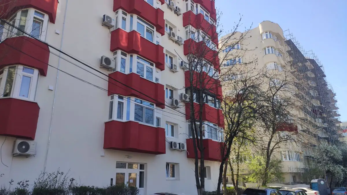Obligatoriu pentru asociația de proprietari. Președintele sau administratorul trebuie să trimită o notificare scrisă