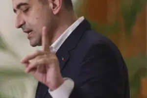 AUR cere o „celulă de criză” în Parlament pentru firmele românești. George Simion: Mediul de afaceri a fost tratat ca un adversar