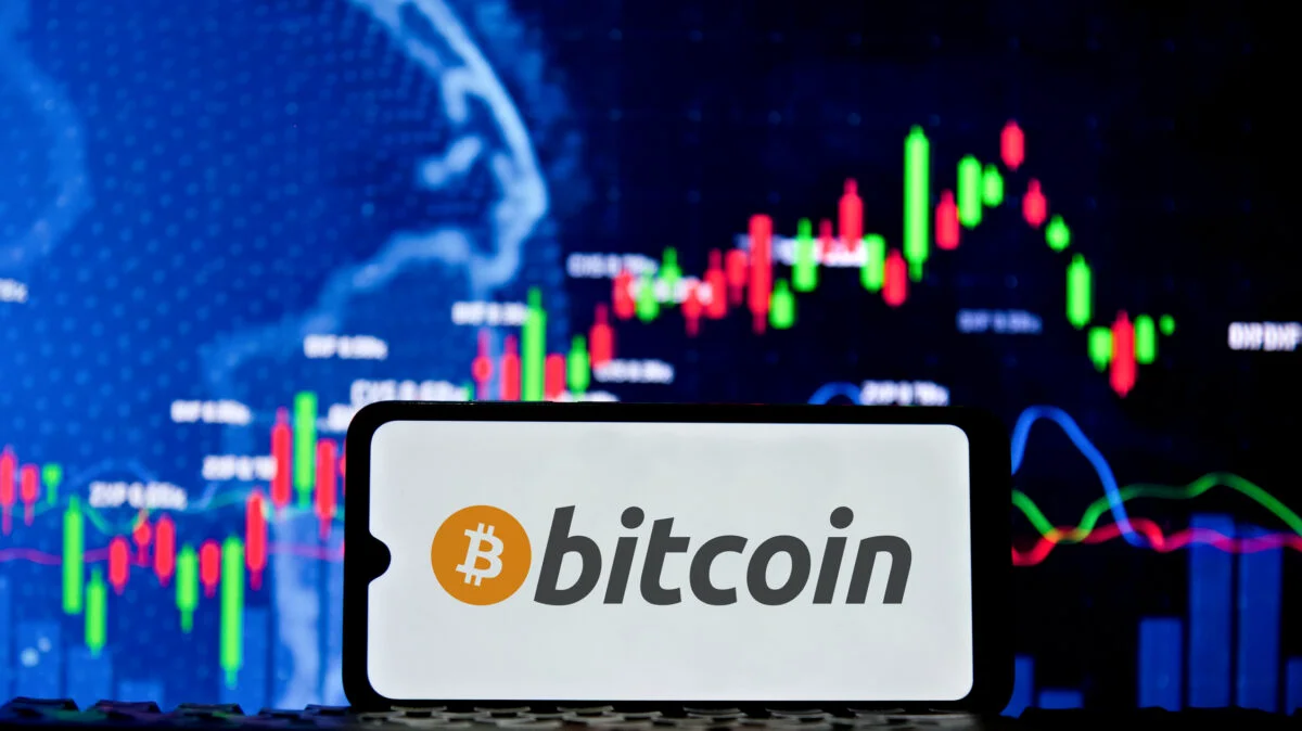 Bitcoin se apropie de un nivel critic de preț. Analiștii avertizează asupra unui posibil declin major