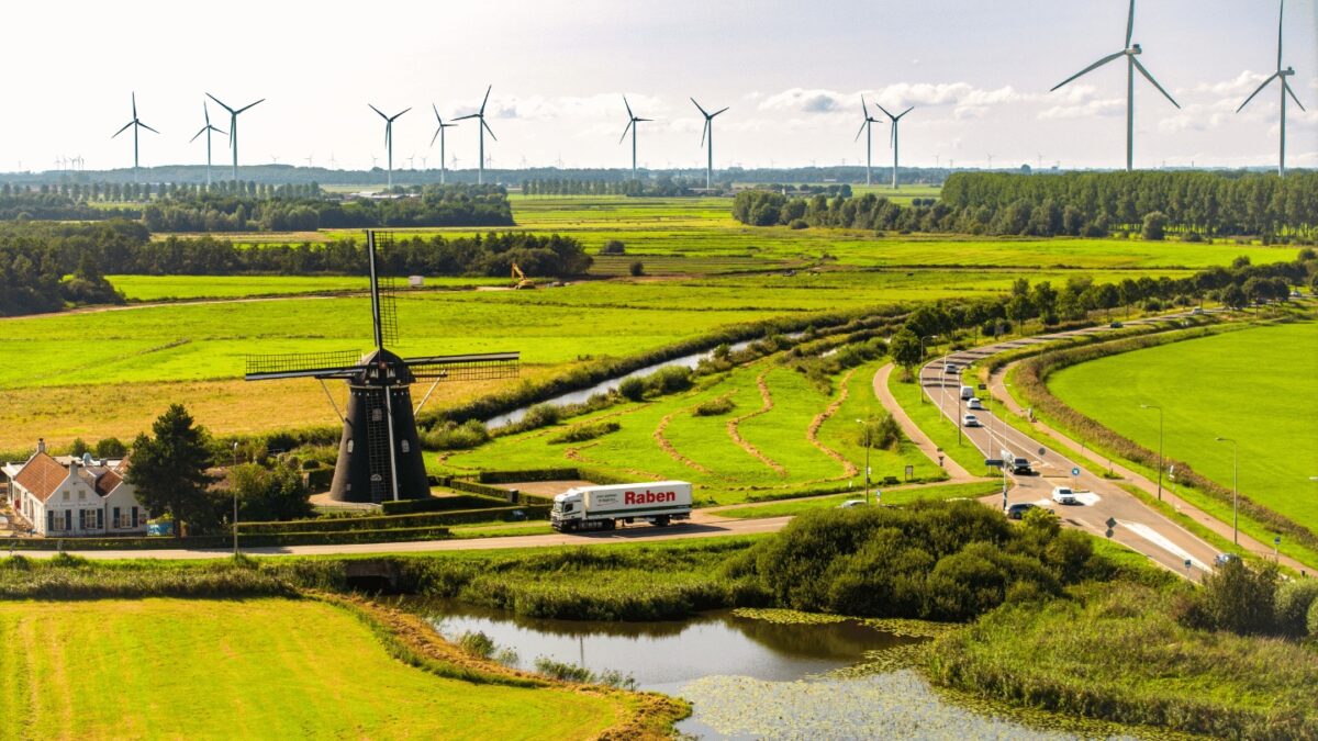 Volumele de transport au crescut cu 25% în primele luni din an, în ciuda scumpirilor la combustibil și a ninsorilor abundente