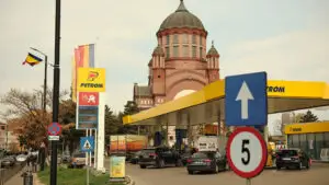 Preț carburanți sâmbătă, 25 Aprilie. Unde găsești cea mai ieftină benzină și motorină din România. Un plin poate trece de 600 de lei
