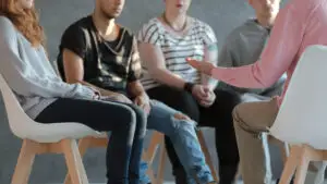 Abandon școlar în UE 2026. Sancțiuni pentru renunțarea la școală în România. Comparație cu marile țări din Europa