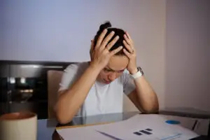 Cât de greu a ajuns să găsești un loc de muncă. Tot mai mulți candidați sunt dispuși să facă compromisuri. Concurența a crescut semnificativ