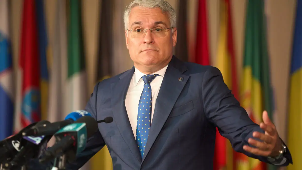 Salariile din Educație, din nou pe masa negocierilor. Dragoș Pîslaru a reacționat după avertismentul sindicatelor