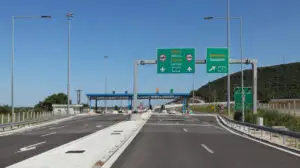Taxe de drum pentru românii care merg cu mașina în Grecia și Bulgaria. Pot adăuga peste 100 de euro la costul vacanței
