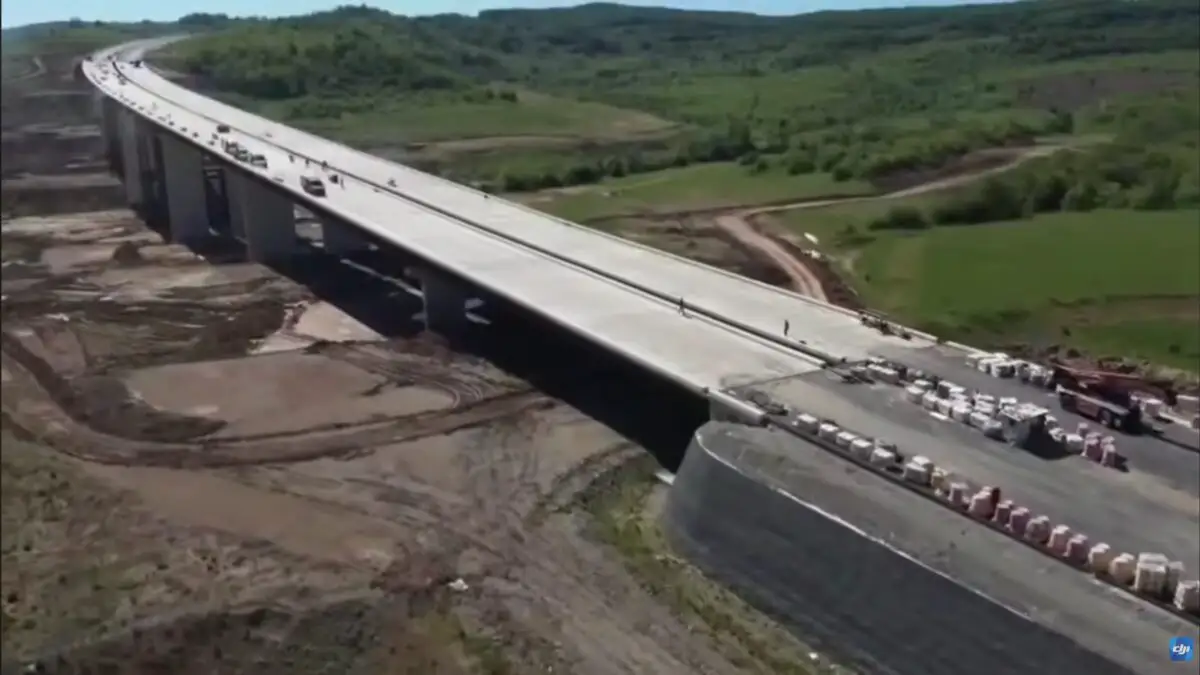 Autostrada Transilvania, tot mai aproape de finalizare. Lotul ajuns la 98%. Trei noi contracte semnate prin SAFE pentru drumuri de mare viteză