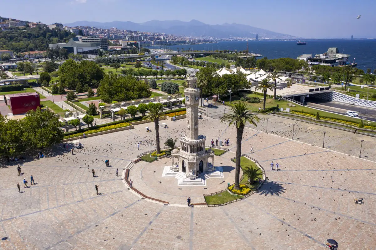 Turnul cu ceas din İzmir