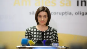 Maia Sandu, aplaudată în Parlamentul European. A primit Ordinului European de Merit: Această distincție aparține poporului moldovenesc