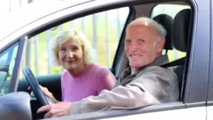 Ghid pentru șoferii pensionari. Afecțiunile medicale pe care medicul de familie e obligat să le raporteze. Poți pierde permisul auto