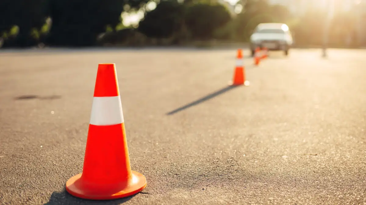Poligonul ar putea deveni din nou obligatoriu la examenul auto. Titi Aur: Ar fi un mare pas înainte
