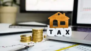 Taxa pe lux în Europa 2026. Cum sunt impozitate casele și mașinile scumpe în România și în marele orașe din UE